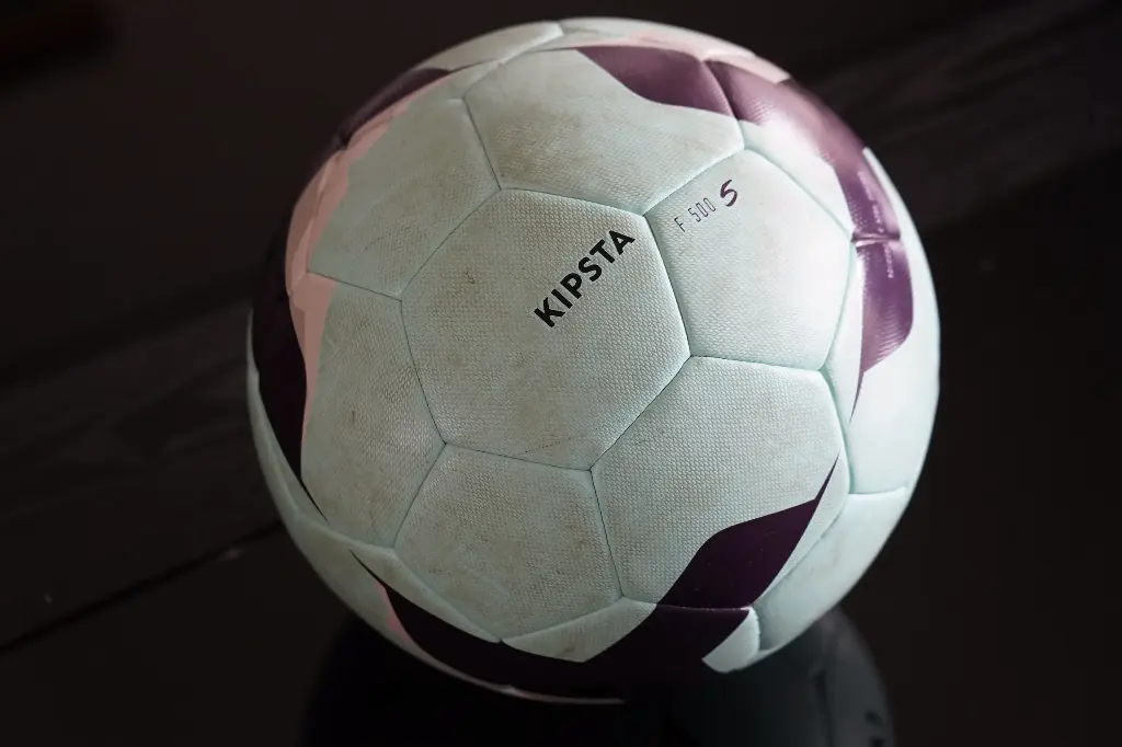 Ballon de football Kipsta Taille 5 (Fifa Basic)