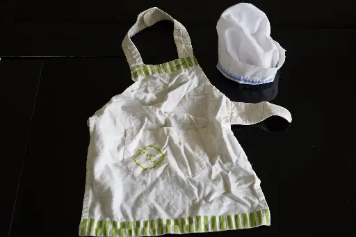 Tablier et toque de cuisine pour enfants