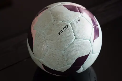 Ballon de football Kipsta Taille 5 (Fifa Basic)